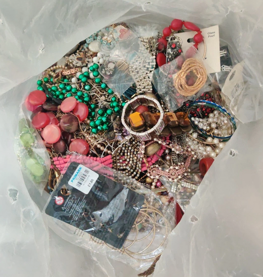 Joblot - Vintage & Costume Jewellery - mixed lot of bangles, necklas image 0