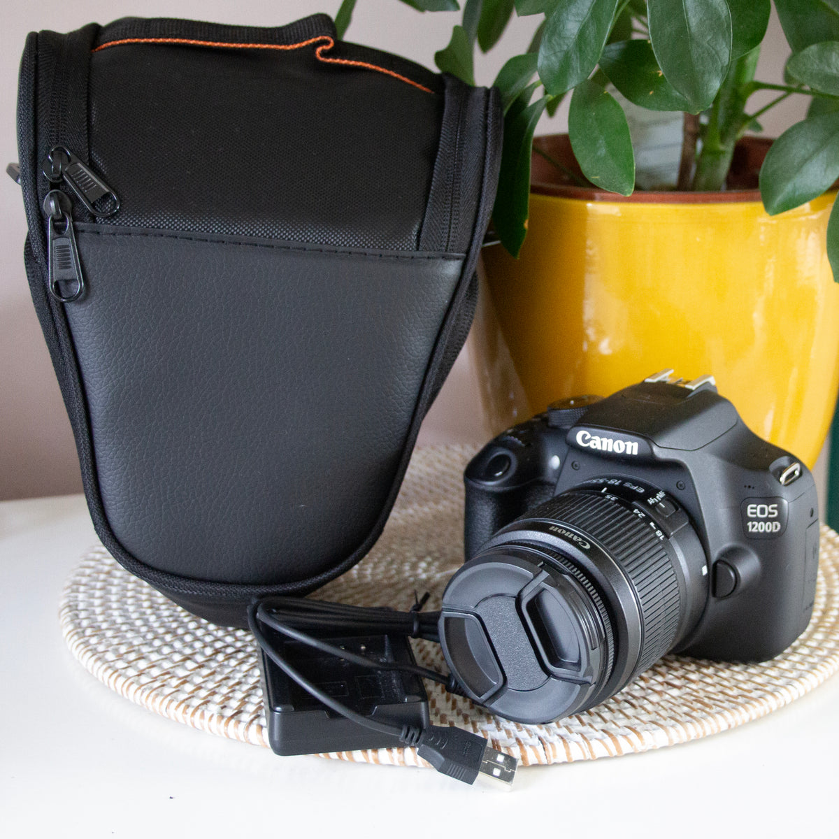 Canon 1200D Digital SLR + Long Lens Starter Set image 1