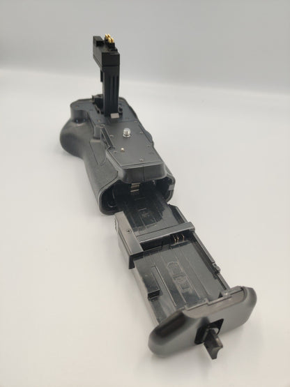Battery Grip Extension For Canon EOS 550D / 600D Digital Camera BP-550D