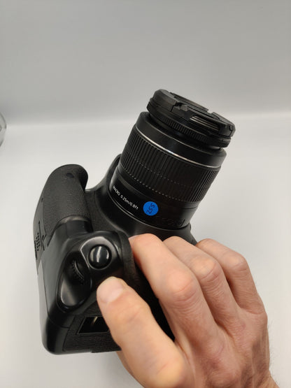 Battery Grip Extension For Canon EOS 550D / 600D Digital Camera BP-550D