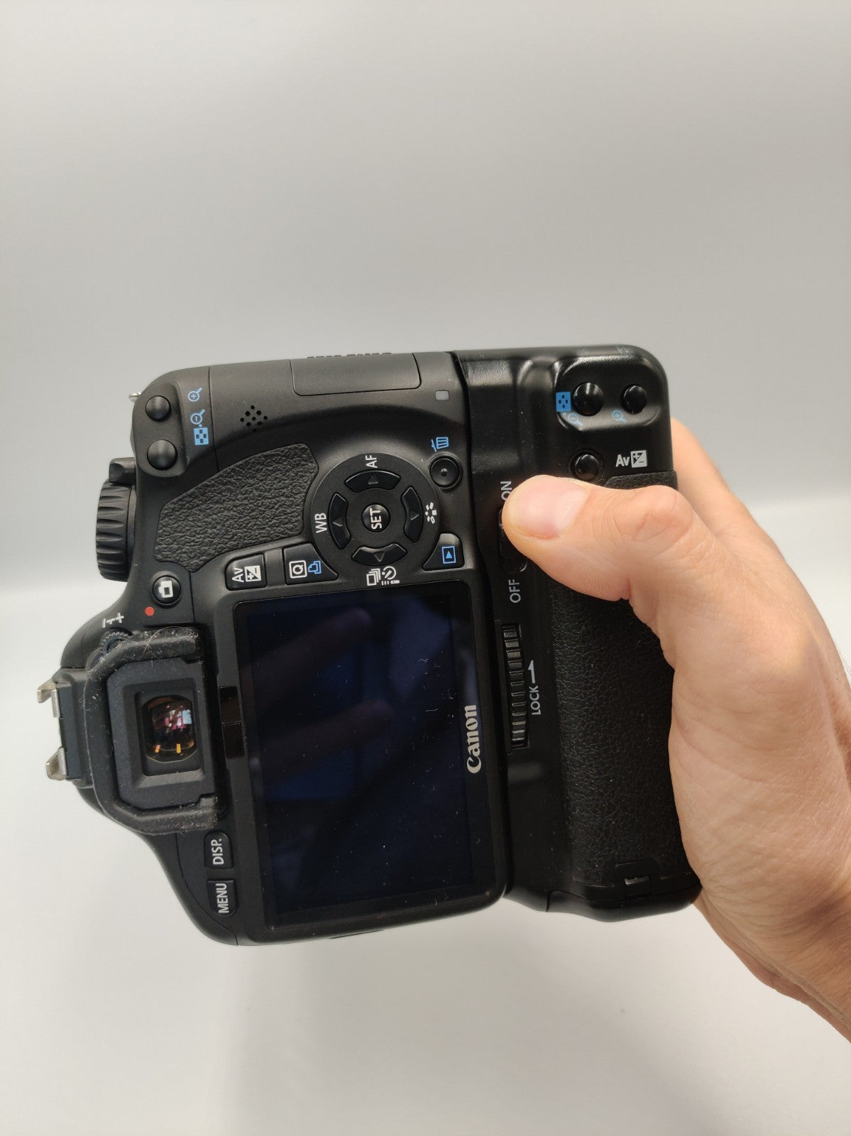 Battery Grip Extension For Canon EOS 550D / 600D Digital Camera BP-550D