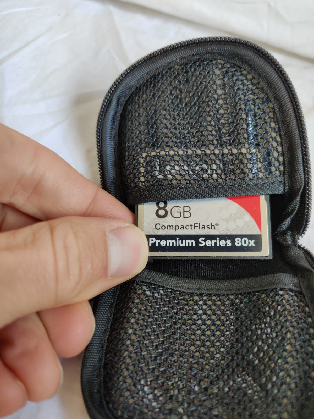 SanDisk Key Ring SD / CF Memory Card Pouch Holder Case Black Neoprene
